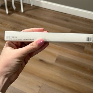 Line Seint brush brand new in the box